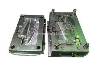 Plastic injection molds